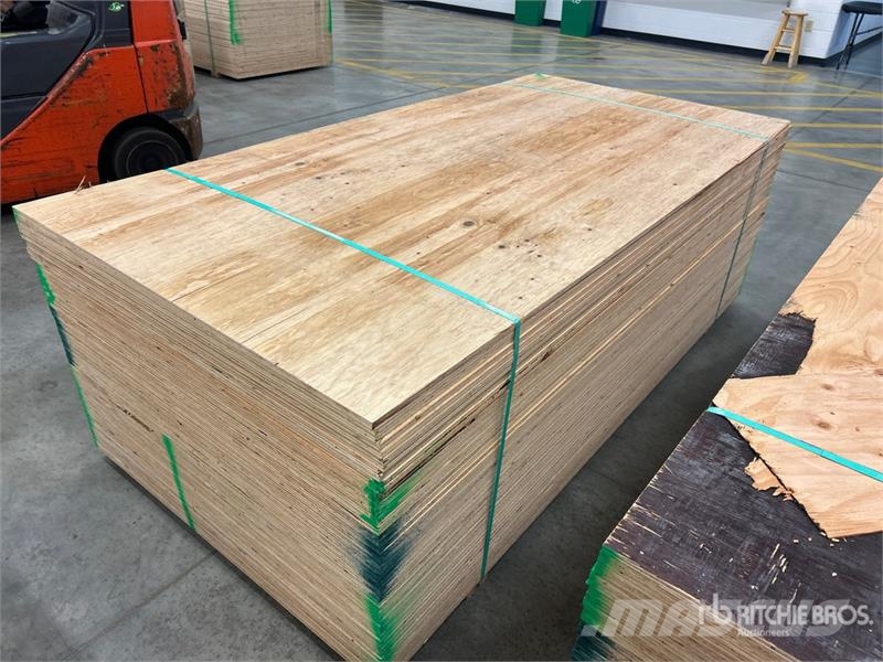  Quantity of (50) x 5/8 in 4x8 CSP/DFP No Stamp Ply Andre komponenter