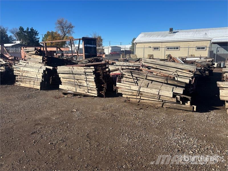 Quantity of (500) Dayton Superior C49 Bridge Overh 其他