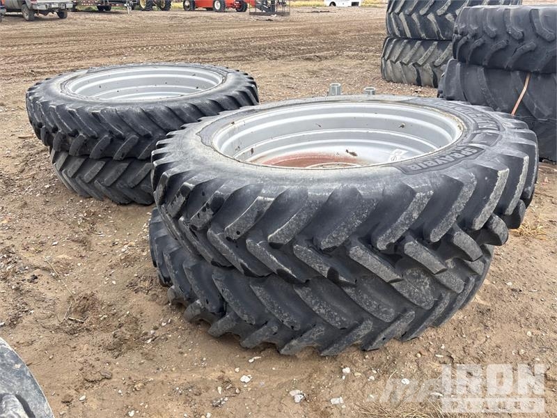  Quantity of (6) 380/90R46 Tires (Unused) Gume, točkovi i felne