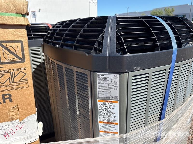 Quantity of (6) HVAC Cooling and Heating units Sonstige Landmaschinen