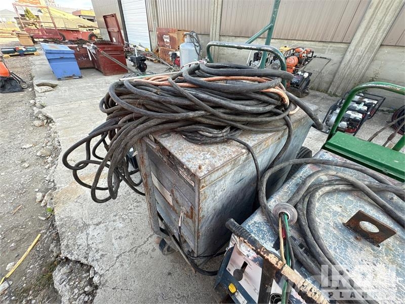 Quantity of (6) Miller Electric Dialarc 250 3 elec Varilni instrumenti
