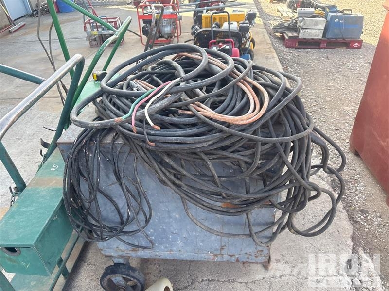 Quantity of (6) Miller Electric Dialarc 250 3 elec Varilni instrumenti