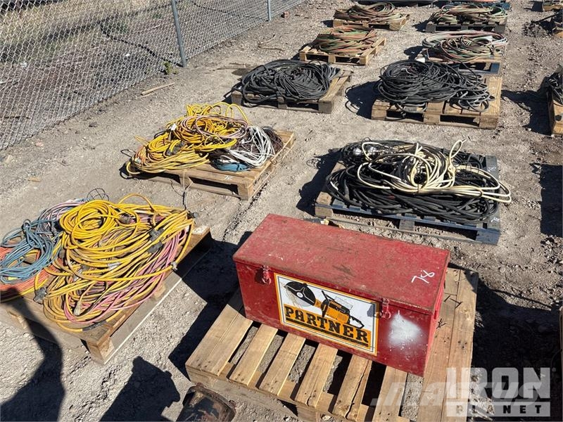 Quantity of (6) Pallets of Electrical Cords 윈치, 호이스트 및 자재 리프트