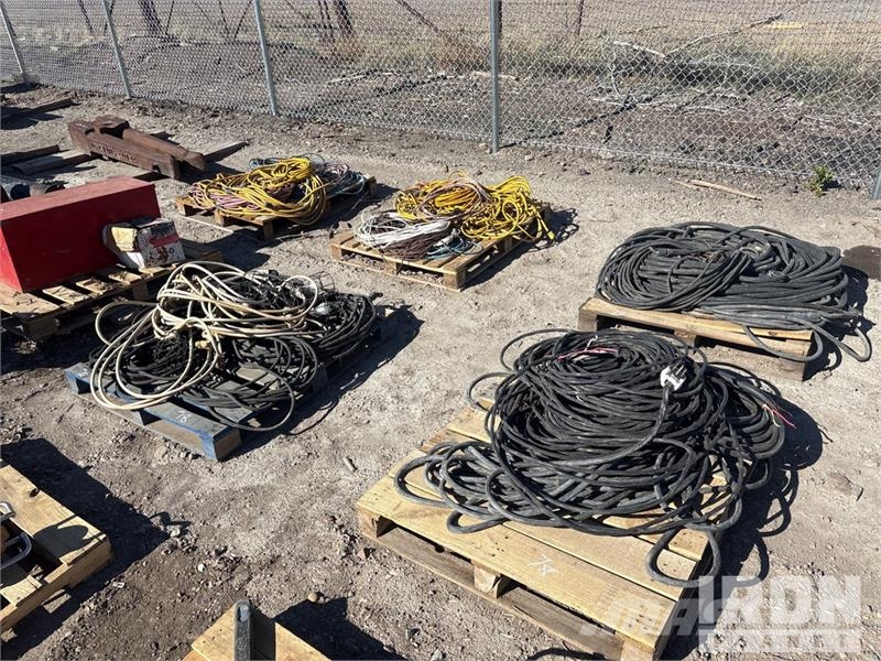 Quantity of (6) Pallets of Electrical Cords 윈치, 호이스트 및 자재 리프트