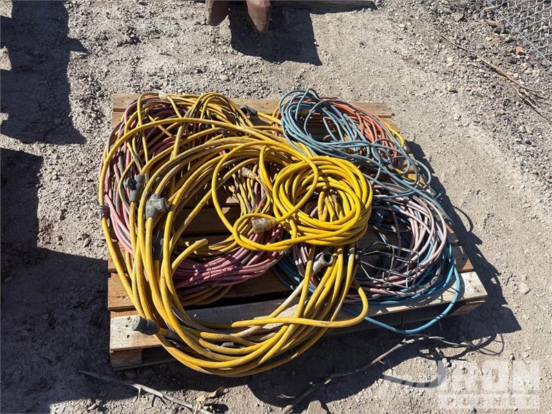 Quantity of (6) Pallets of Electrical Cords 윈치, 호이스트 및 자재 리프트