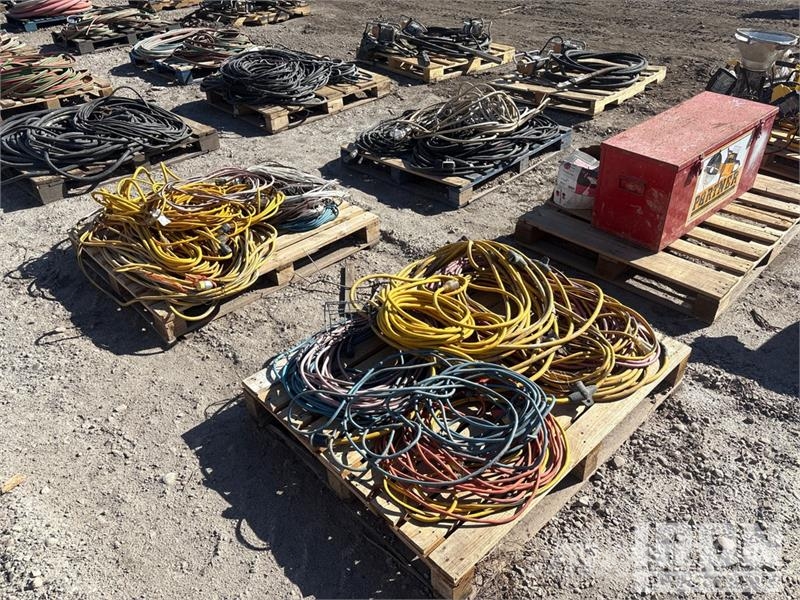 Quantity of (6) Pallets of Electrical Cords 윈치, 호이스트 및 자재 리프트