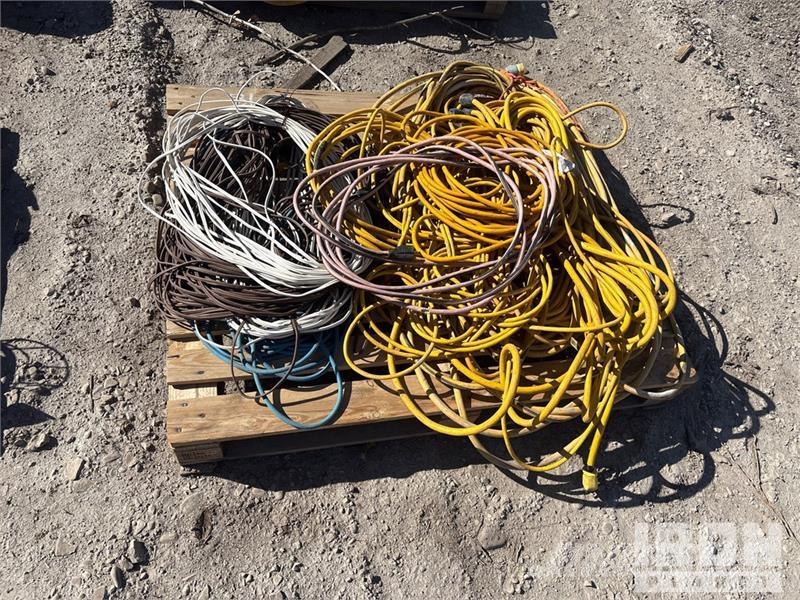 Quantity of (6) Pallets of Electrical Cords 윈치, 호이스트 및 자재 리프트