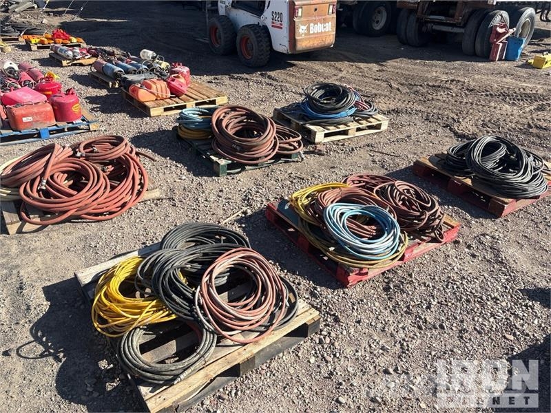 Quantity of (6) Pallets of Air hoses Hose مكونات أخرى