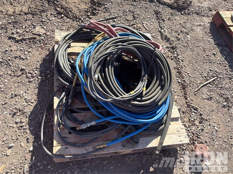 Quantity of (6) Pallets of Air hoses Hose مكونات أخرى