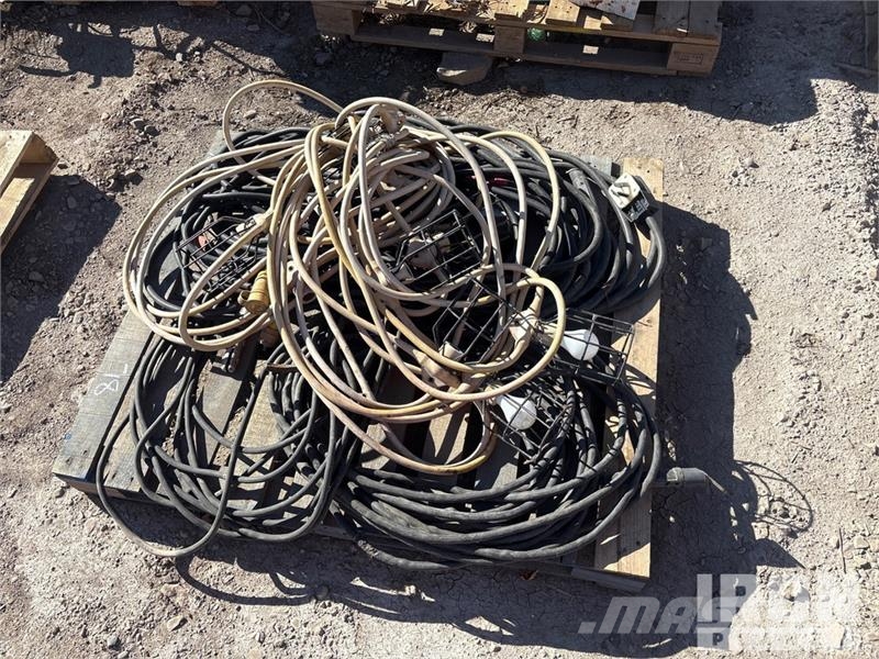 Quantity of (6) Pallets of Electrical Cords 윈치, 호이스트 및 자재 리프트
