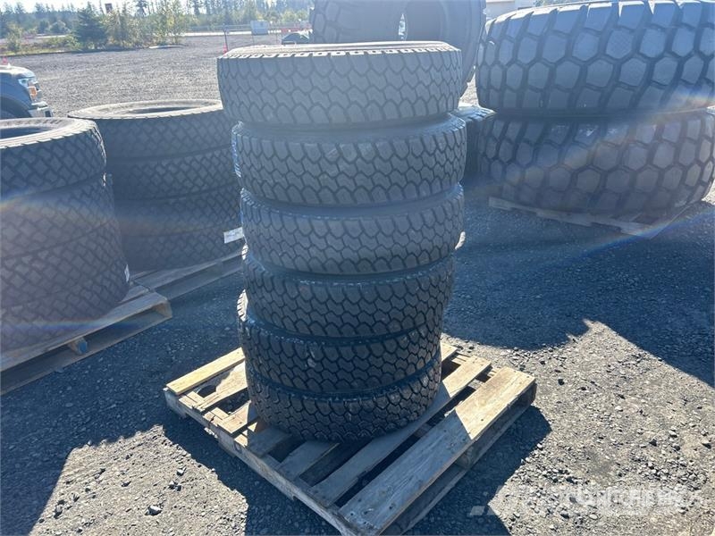  Quantity of (6) Roadlux 225/70R19.5 Tires (Unused) الإطارات والعجلات والحافات