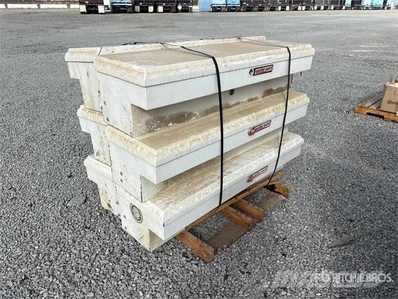  Quantity of (6) Tool Box معدات البناء - غير ذلك