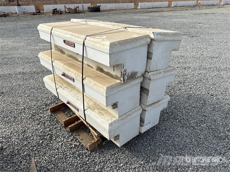  Quantity of (6) Tool Box معدات البناء - غير ذلك