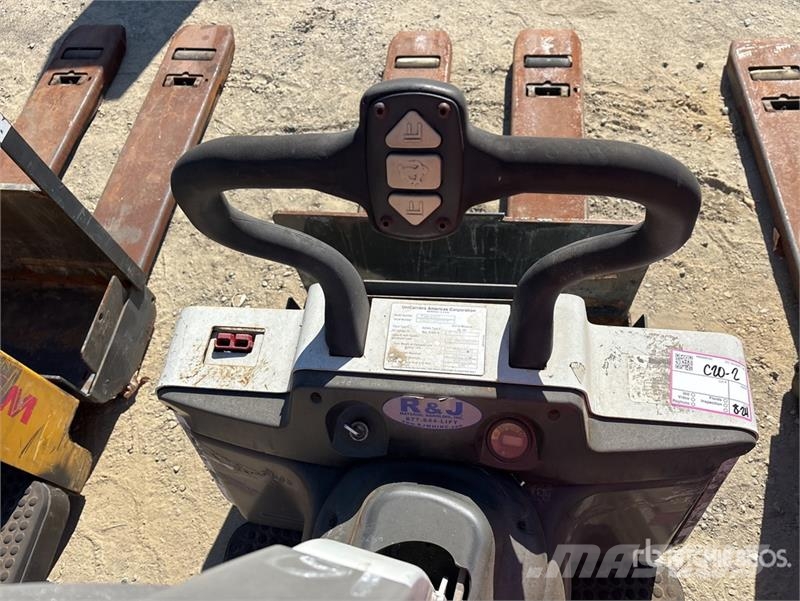 Quantity of (6) UniCarriers RPXT2W2G60B E Pallet Ručni paletni viličar
