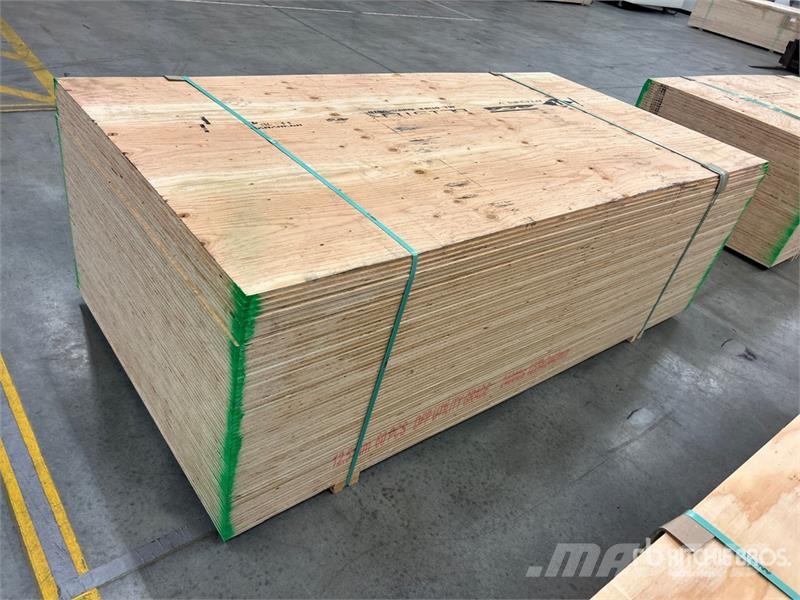 Quantity of (60) 1/2" 4x8 CSP/DFP No Stamp Plywood Andre komponenter