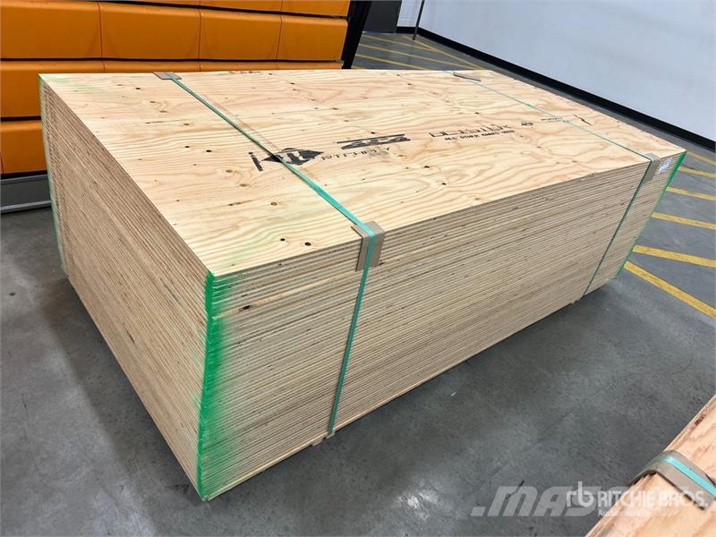Quantity of (60) 1/2" 4x8 CSP/DFP No Stamp Plywood Andre komponenter