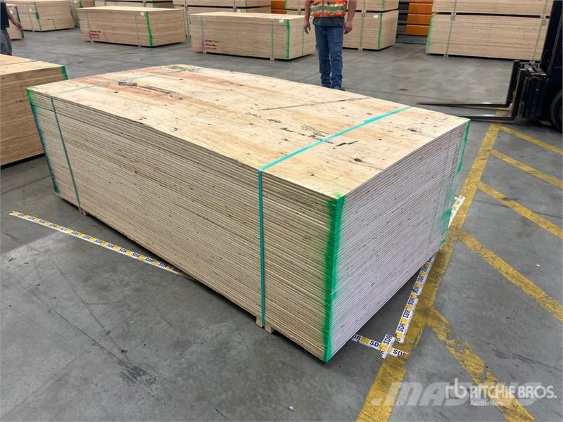  Quantity of (60) 4 ft x 8 ft (12.5 mm Thick) 1/2 i Andre komponenter
