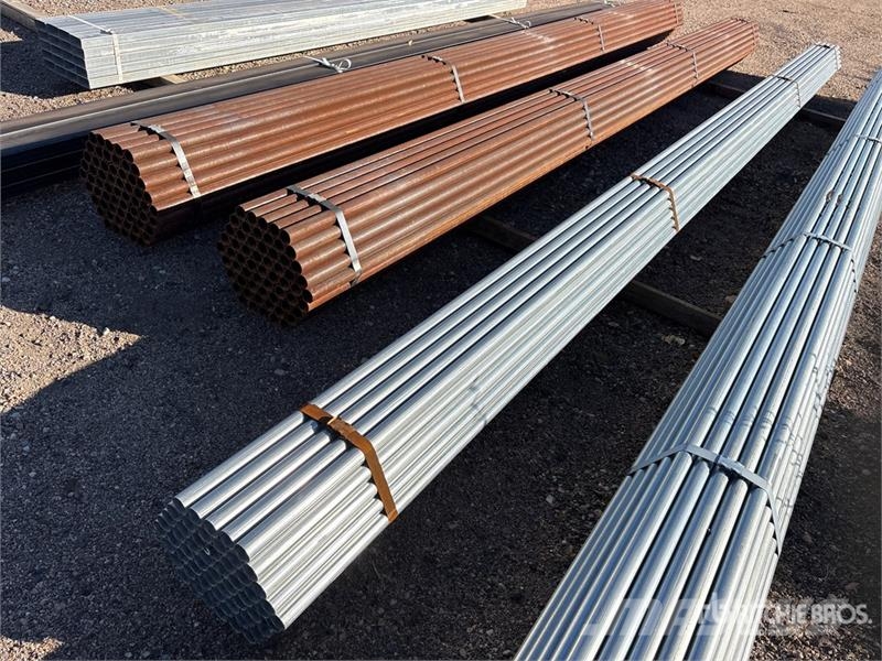 Quantity of (61) 1 5/8 OD 24 ft Steel Outros componentes
