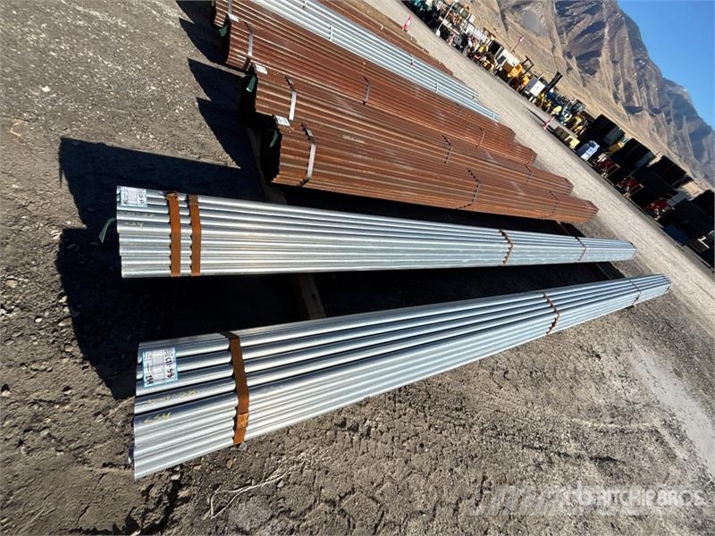 Quantity of (61) 288 in Galvanized Pipe Talhas, guinchos e elevadores de materiais