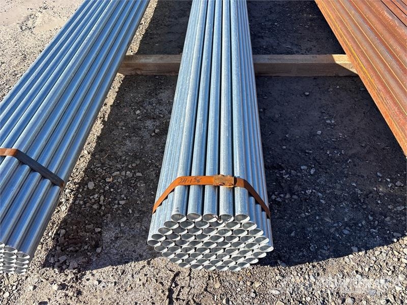 Quantity of (61) 288 in Galvanized Pipe Talhas, guinchos e elevadores de materiais