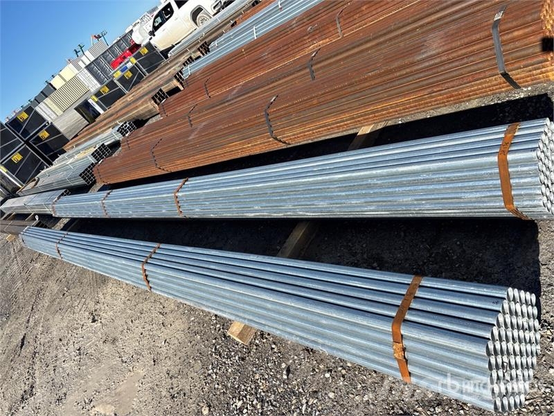 Quantity of (61) 288 in Galvanized Pipe Talhas, guinchos e elevadores de materiais