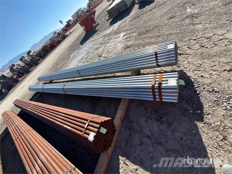 Quantity of (61) 288 in Galvanized Pipe Talhas, guinchos e elevadores de materiais
