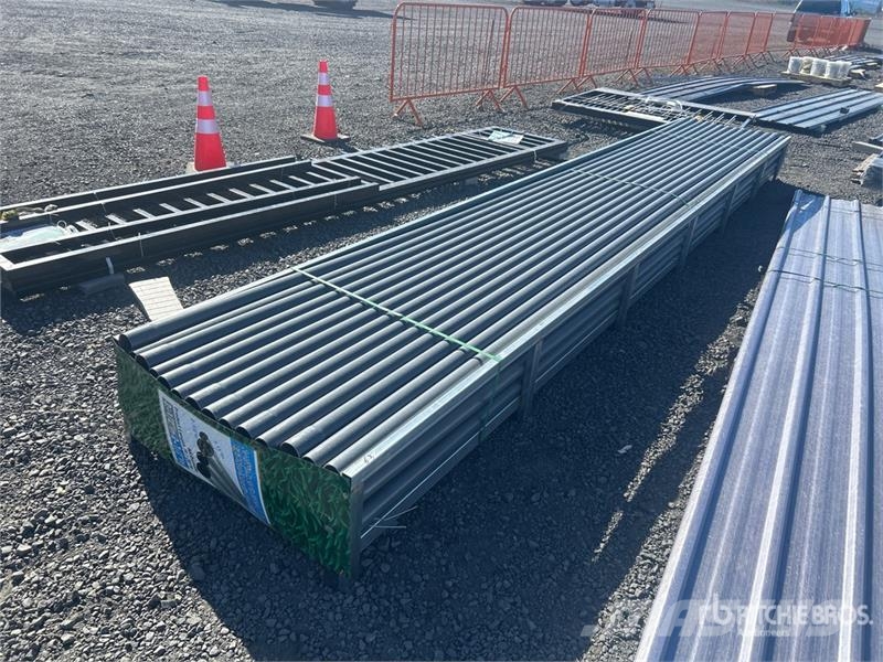 Quantity of (68) 2 in x 19 ft 8 in Grey UPVC Rigid Verricelli, paranchi e sollevatori per materiali
