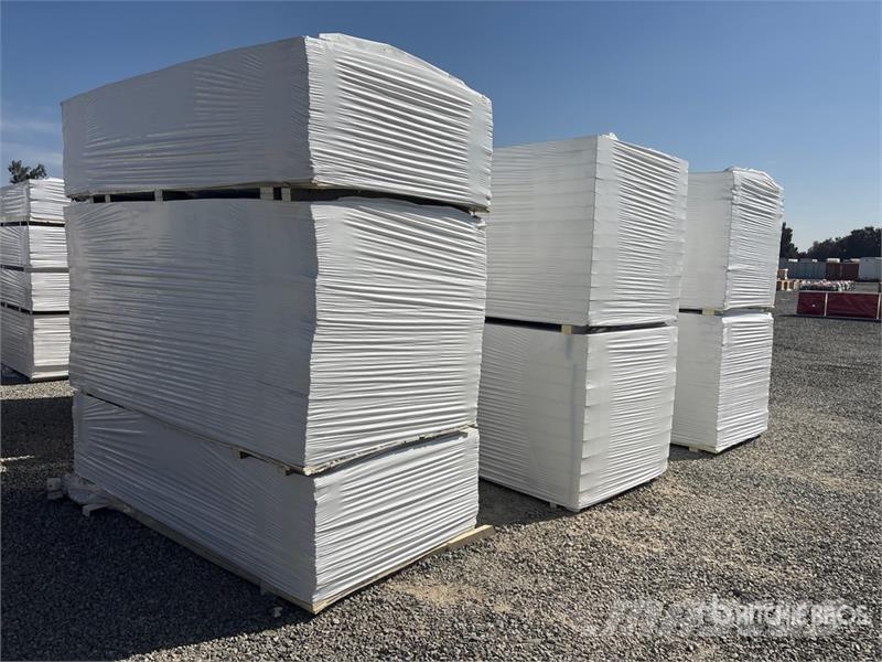 Quantity of (7) 96 in x 48 in Polyiso Insulation 吊車起重機、絞車吊貨機和物料升降機