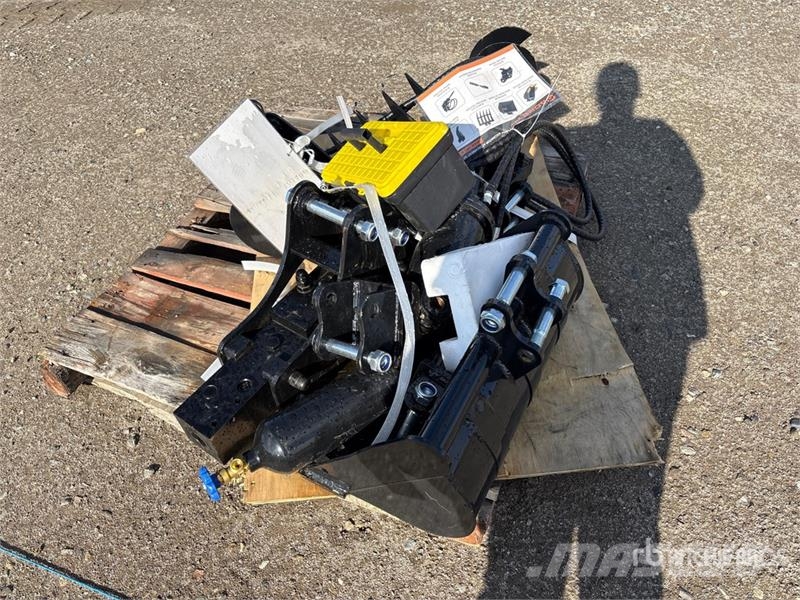 Quantity of (7) AGT 12EX-SET7 Mini Excavator Atta Outros componentes