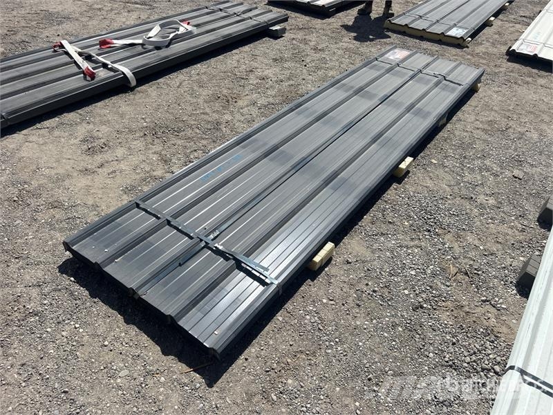 Quantity of (70) 12 ft x 3 ft Grey Metal Roof Pane Seilwinden, Bauaufzüge und Lastenaufzüge
