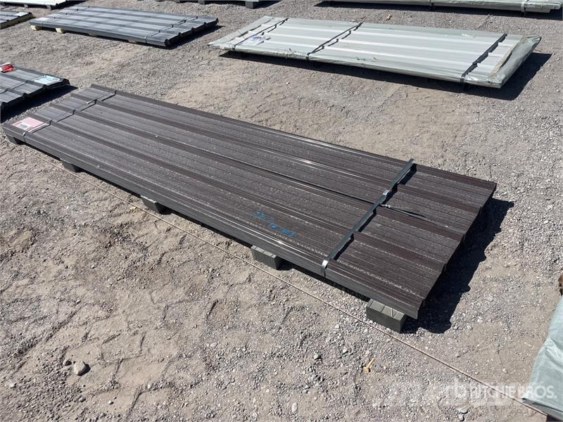 Quantity of (70) 12 ft x 3 ft Brown Metal Roof Pan Seilwinden, Bauaufzüge und Lastenaufzüge