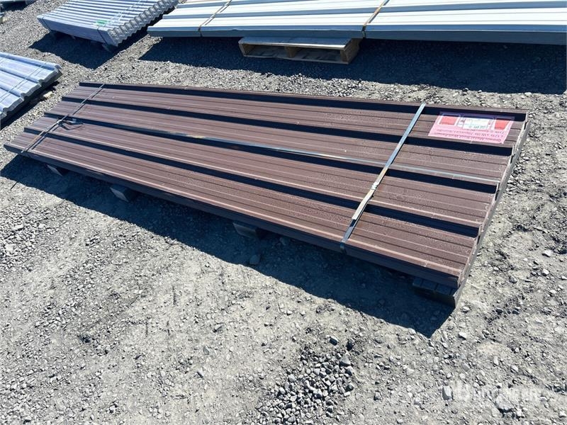  Quantity of (70) 12 ft x 3 ft Brown Metal Roof Pan Talhas, guinchos e elevadores de materiais