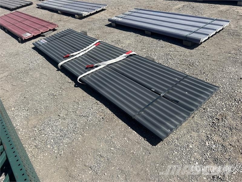  Quantity of (70) 12 ft x 3 ft Grey Metal Roof Pane Talhas, guinchos e elevadores de materiais