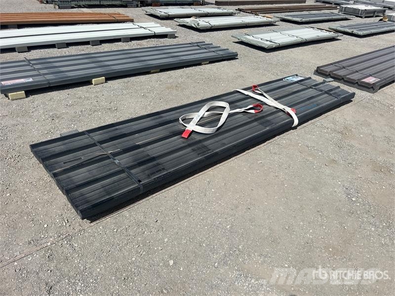 Quantity of (70) 12 ft x 3 ft Black Metal Roof Pan Hejsespil, hejseværk og materialelifte