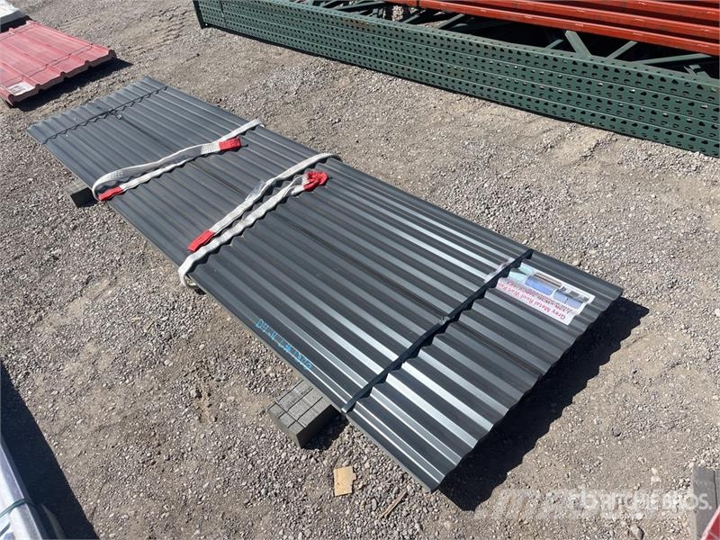  Quantity of (70) 12 ft x 3 ft Grey Metal Roof Pane Talhas, guinchos e elevadores de materiais