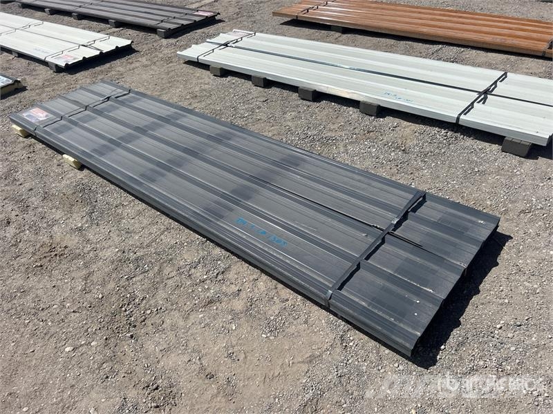 Quantity of (70) 12 ft x 3 ft Grey Metal Roof Pane Seilwinden, Bauaufzüge und Lastenaufzüge