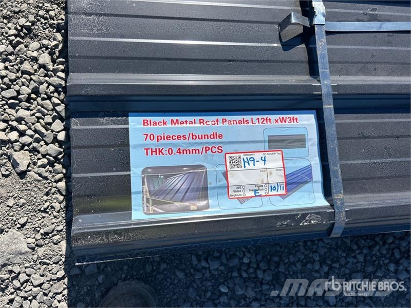 Quantity of (70) 12 ft x 3 ft Black Metal Roof Pan Talhas, guinchos e elevadores de materiais
