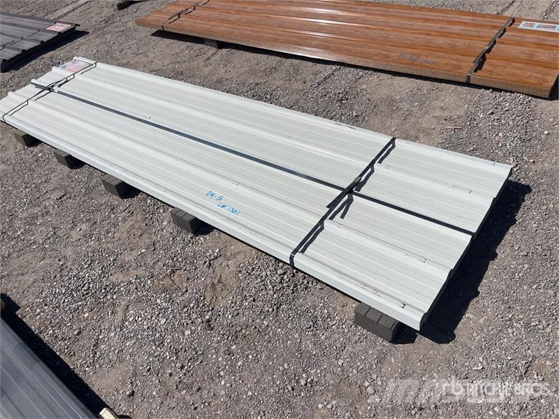 Quantity of (70) 12 ft x 3 ft White Metal Roof Pan Seilwinden, Bauaufzüge und Lastenaufzüge