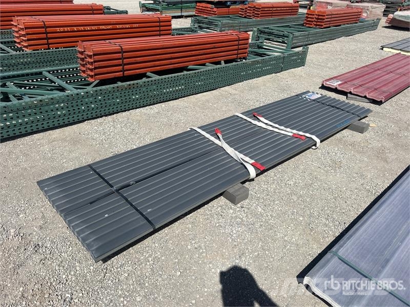  Quantity of (70) 12 ft x 3 ft Grey Metal Roof Pane Talhas, guinchos e elevadores de materiais