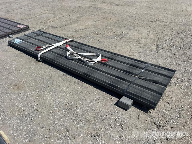 Quantity of (70) 12 ft x 3 ft Black Metal Roof Pan Hejsespil, hejseværk og materialelifte