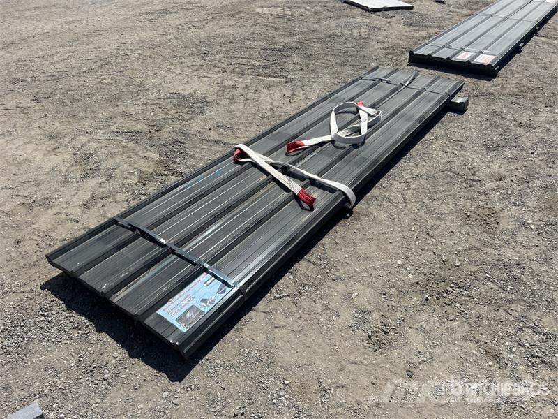 Quantity of (70) 12 ft x 3 ft Black Metal Roof Pan Hejsespil, hejseværk og materialelifte