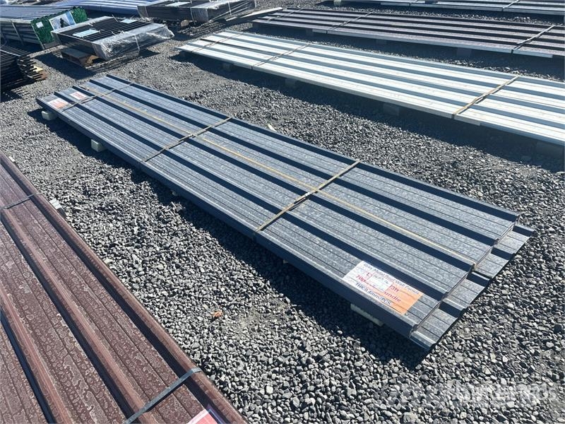 Quantity of (70) 16ft x 3 ft Grey Metal Roof Panel Verricelli, paranchi e sollevatori per materiali