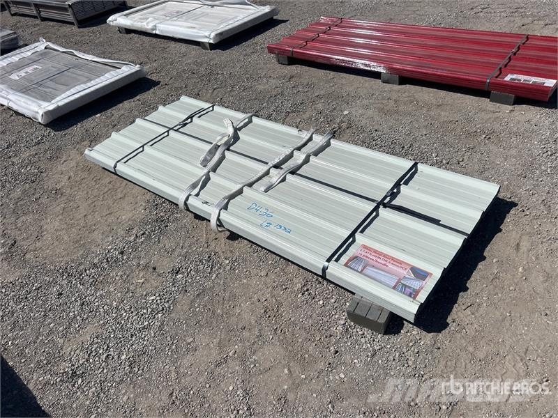 Quantity of (70) 7.87 ft x 3 ft White Metal Roof P Talhas, guinchos e elevadores de materiais
