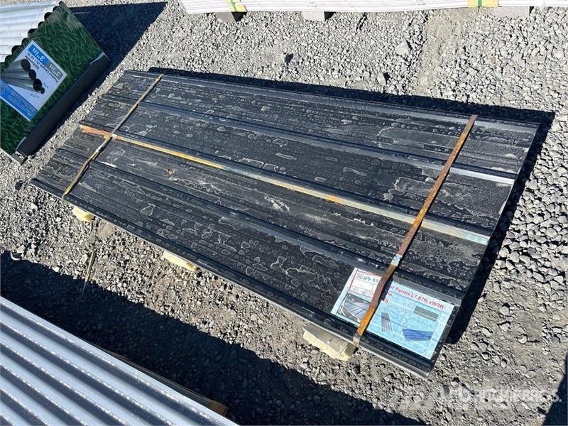  Quantity of (70) 8 ft x 3 ft Black Metal Roof Pane Talhas, guinchos e elevadores de materiais