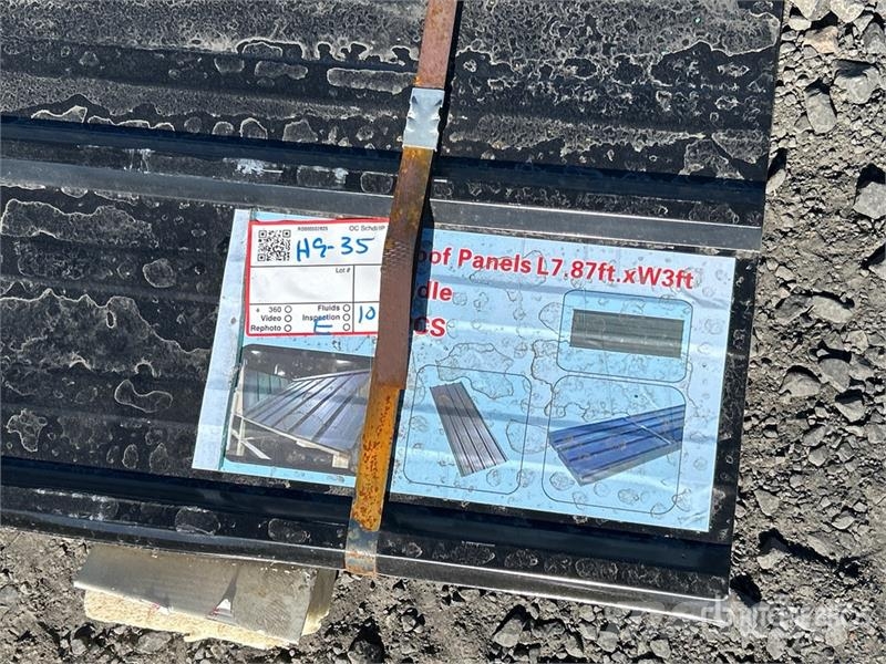  Quantity of (70) 8 ft x 3 ft Black Metal Roof Pane Talhas, guinchos e elevadores de materiais