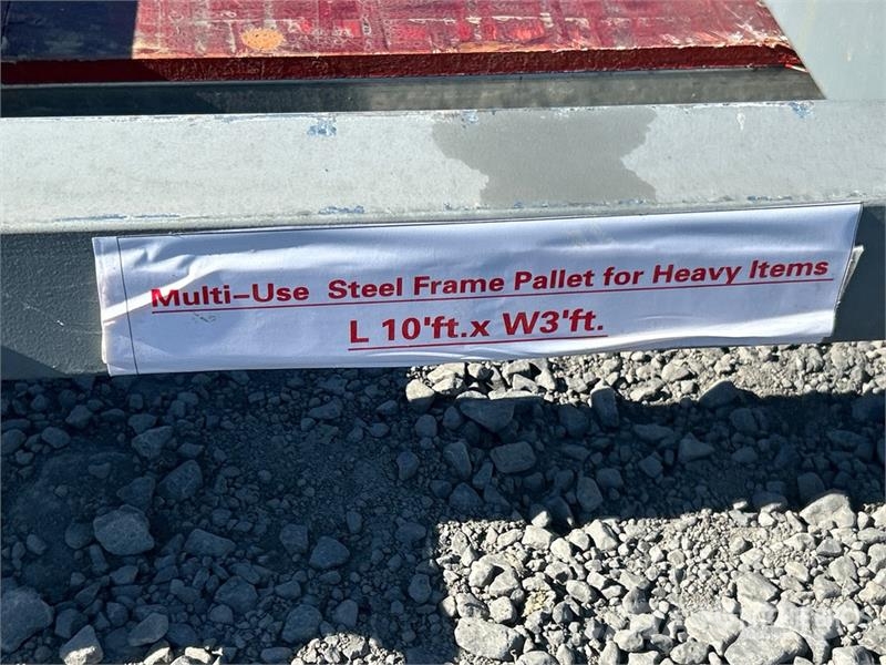  Quantity of (8) 3 ft x 7 ft Metal Forklift Pallet  مكونات أخرى