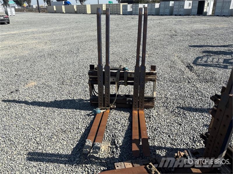  Quantity of (8) 42 in Lift Truck Forks Forks