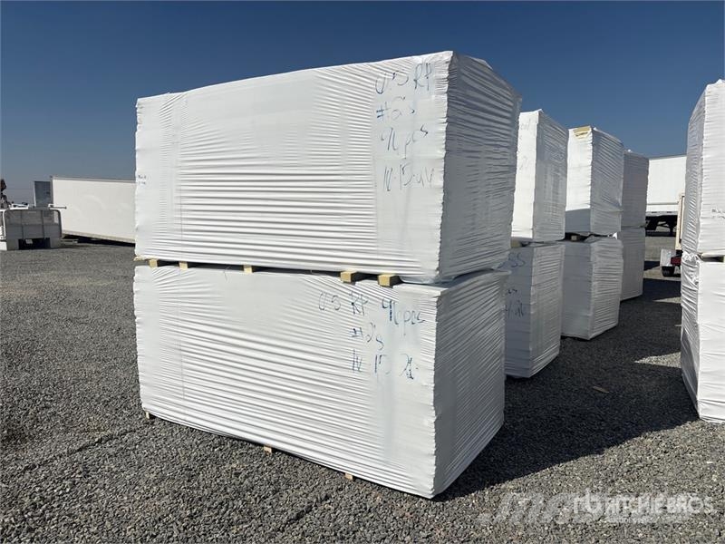 Quantity of (8) 96 in x 48 in Polyiso Insulation Vitle, dvigala in gradbeni dvižni sistemi