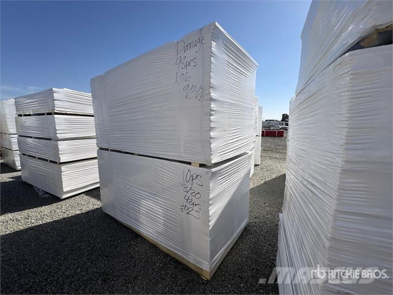 Quantity of (8) 96 in x 48 in Polyiso Insulation Vitle, dvigala in gradbeni dvižni sistemi