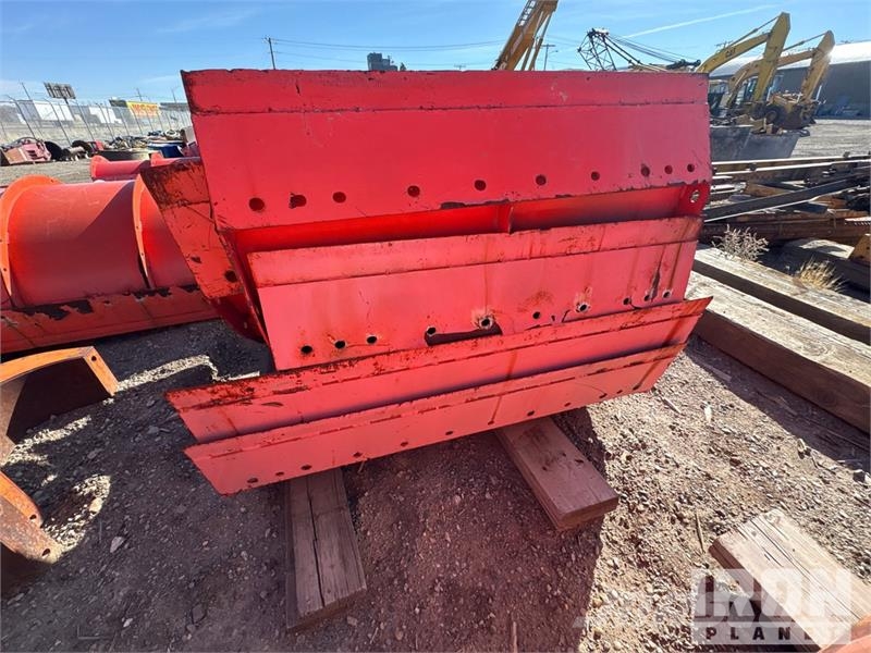 Quantity of (8) EFFCO Cap Concrete Forms Zubehör